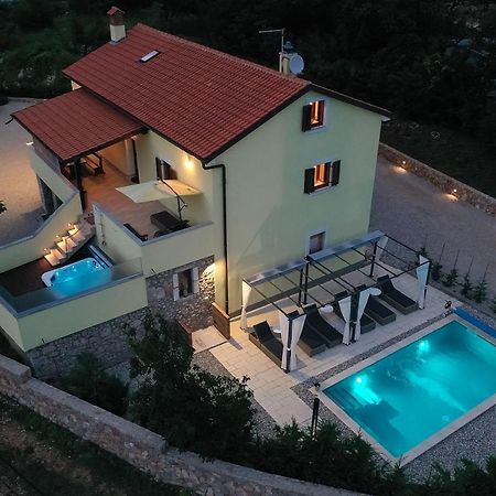 Holiday House Tos-Vila With Heated Pool Vrbnik Bagian luar foto