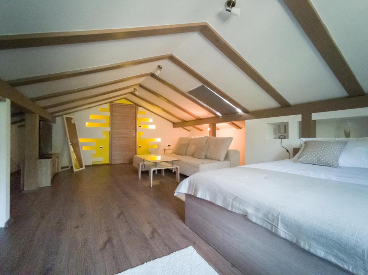 Holiday House Tos-Vila With Heated Pool Vrbnik Bagian luar foto